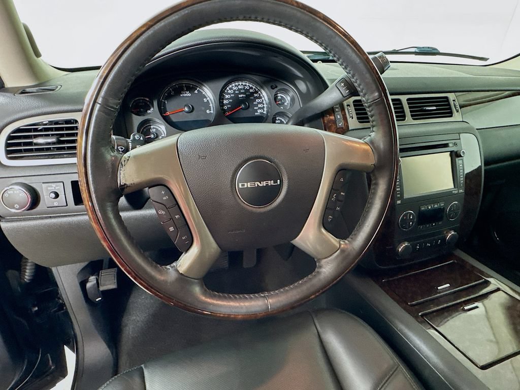 Used 2013 GMC Yukon Denali RWD image 11
