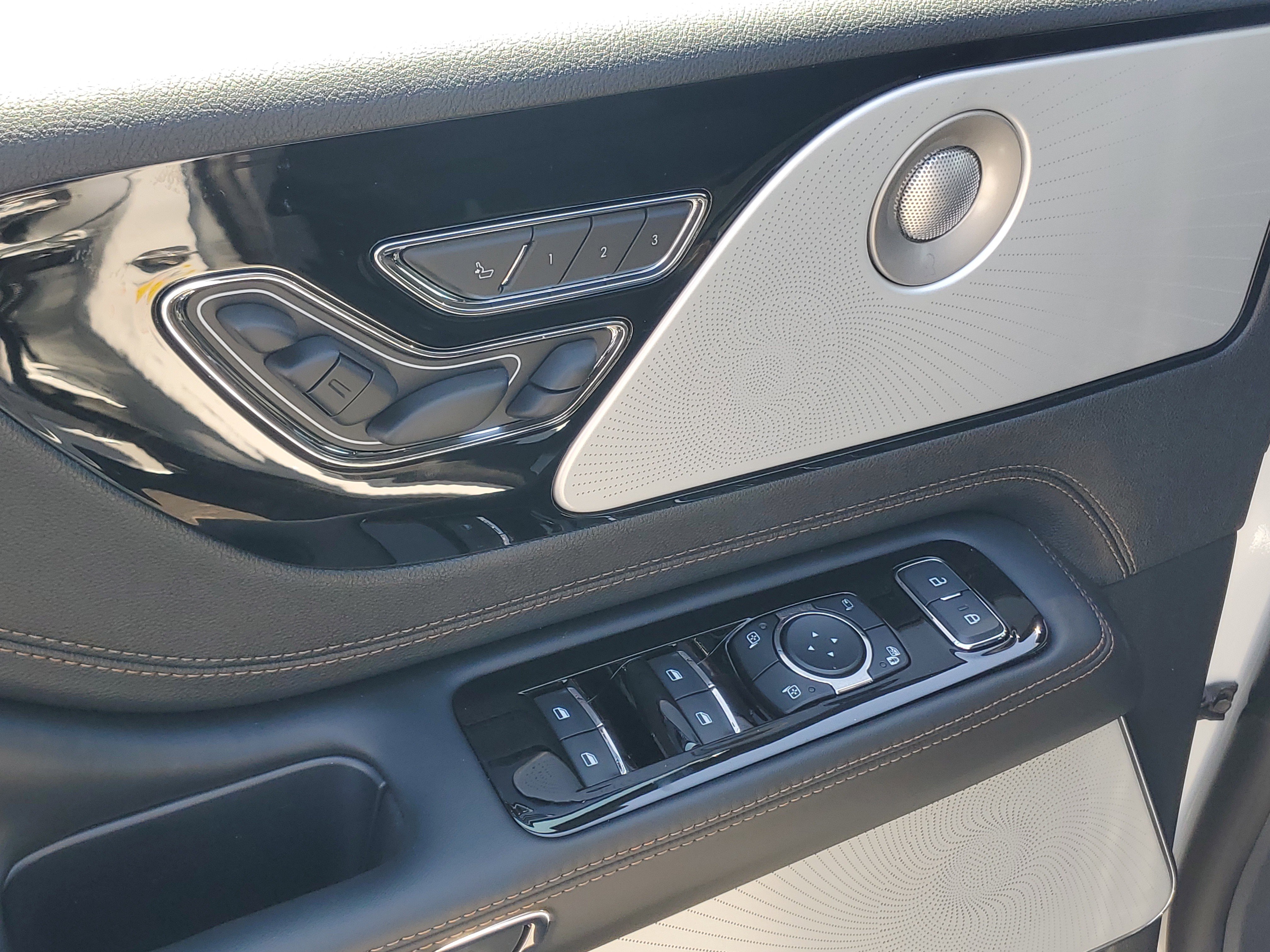 New 2026 Lincoln Aviator Black Label AWD/4WD image 8