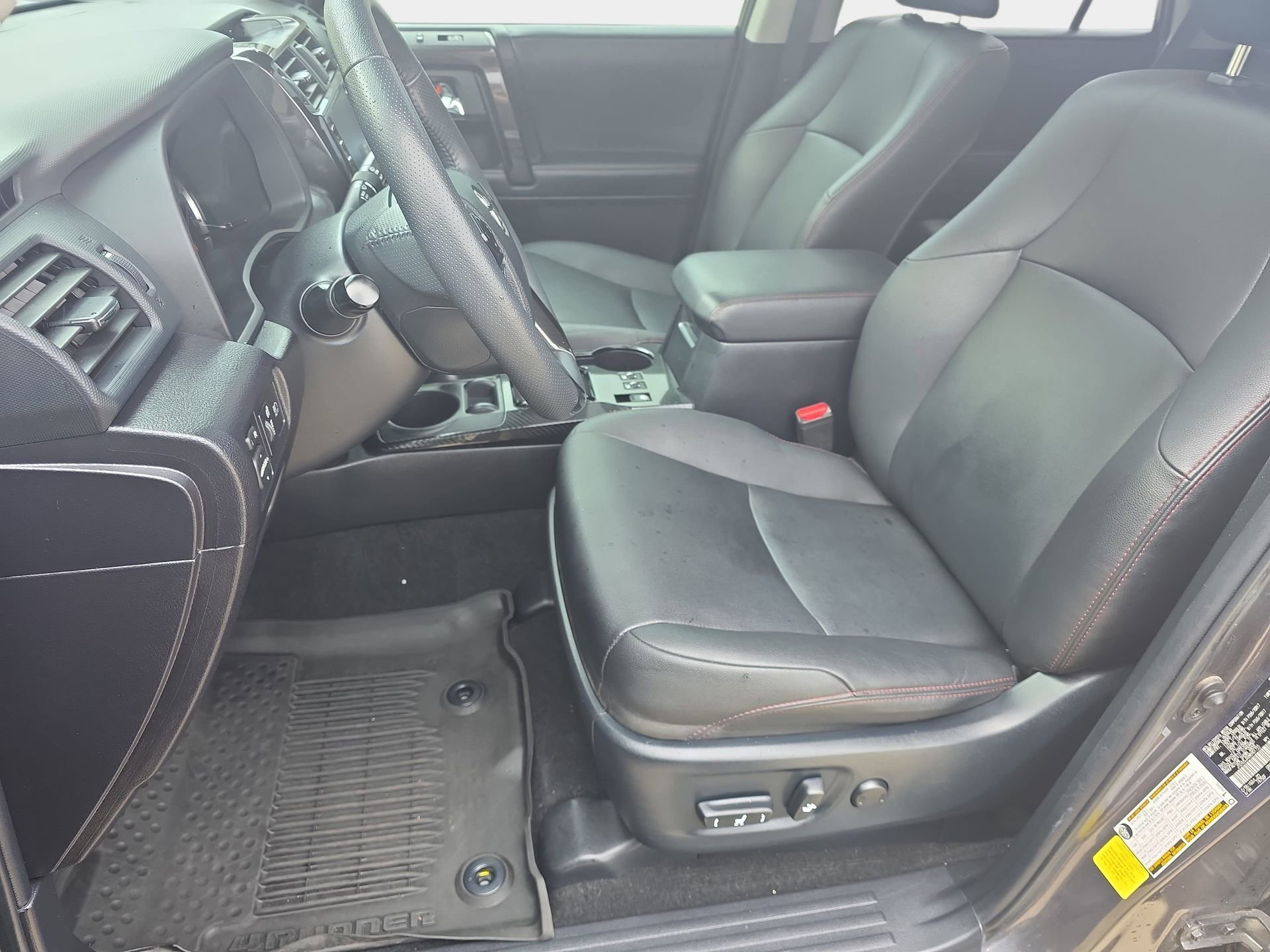 Used 2021 Toyota 4Runner Venture w/ Moonroof Package AWD/4WD image 14