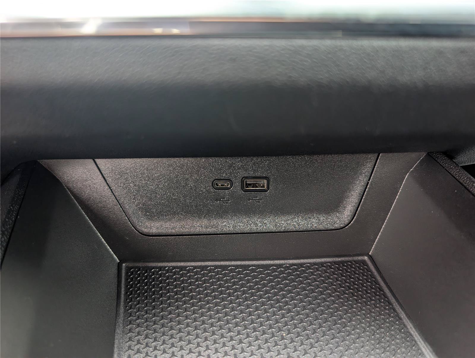 Used 2025 Chevrolet Equinox LT FWD image 24