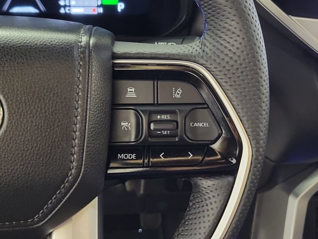 Used 2025 Toyota Sequoia Platinum AWD/4WD image 27