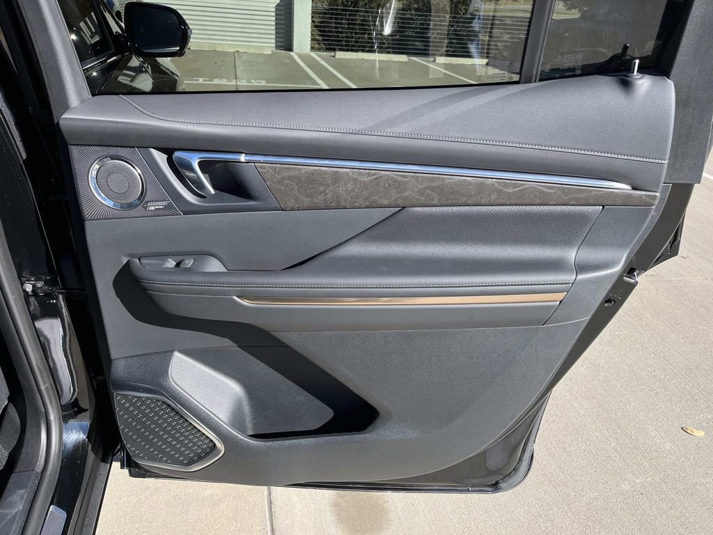 Used 2025 Buick Enclave Avenir w/ Trailering Package, 5000 lbs. image 20