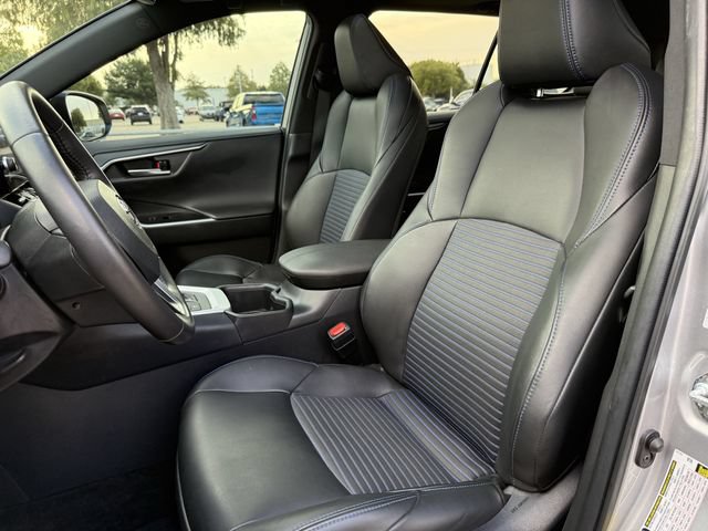 Used 2025 Toyota RAV4 XSE AWD/4WD image 24