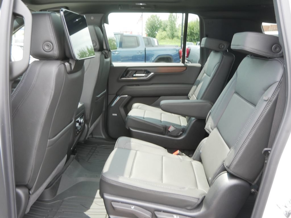 New 2026 GMC Yukon XL Denali AWD/4WD image 6