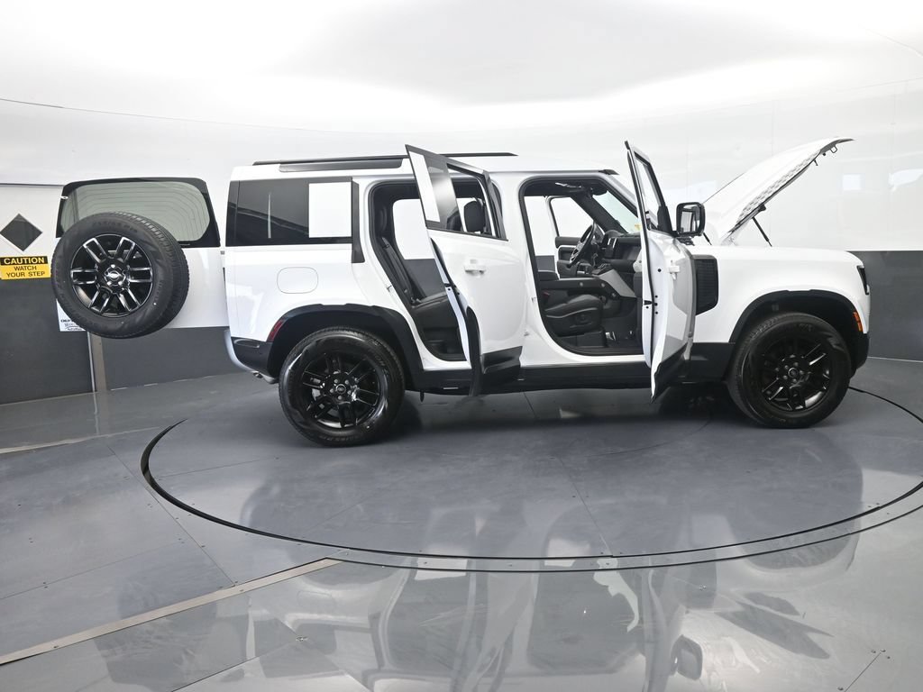 Used 2025 Land Rover Defender 110 S AWD/4WD image 89