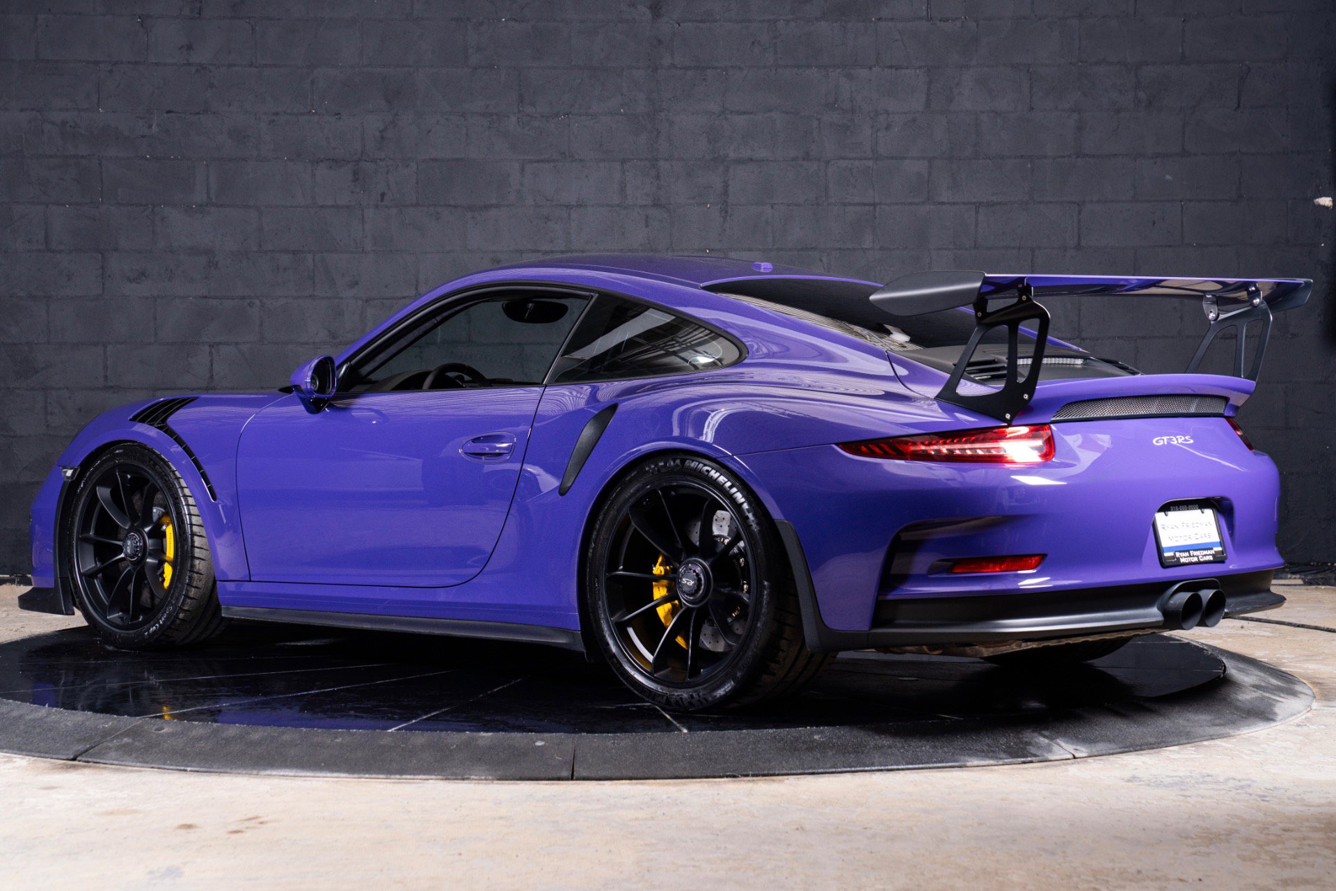 Used 2016 Porsche 911 GT3 RS RWD image 8