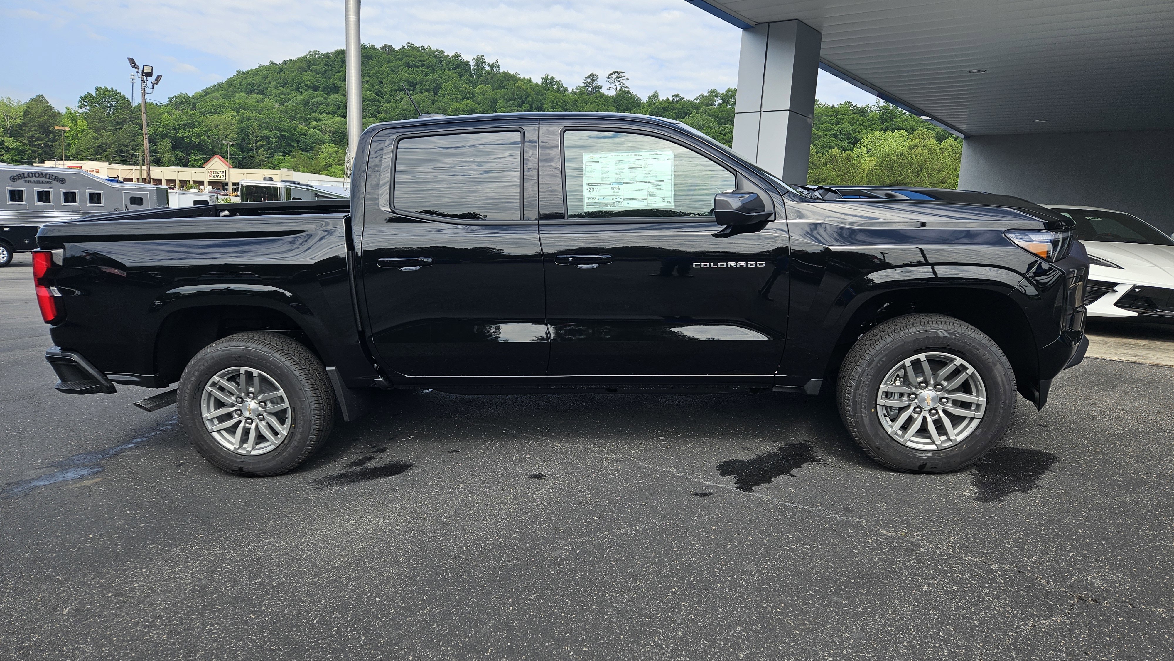 New 2025 Chevrolet Colorado LT w/ LT Convenience Package image 7