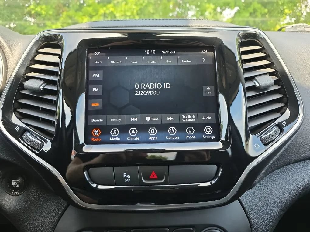 Used 2020 Jeep Cherokee Limited AWD/4WD image 27