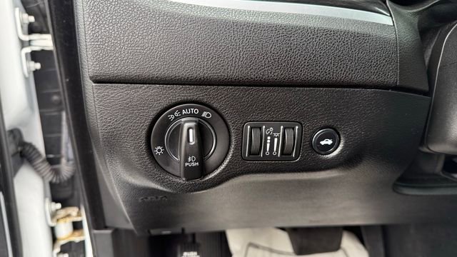 Used 2022 Chrysler 300 Touring L image 17