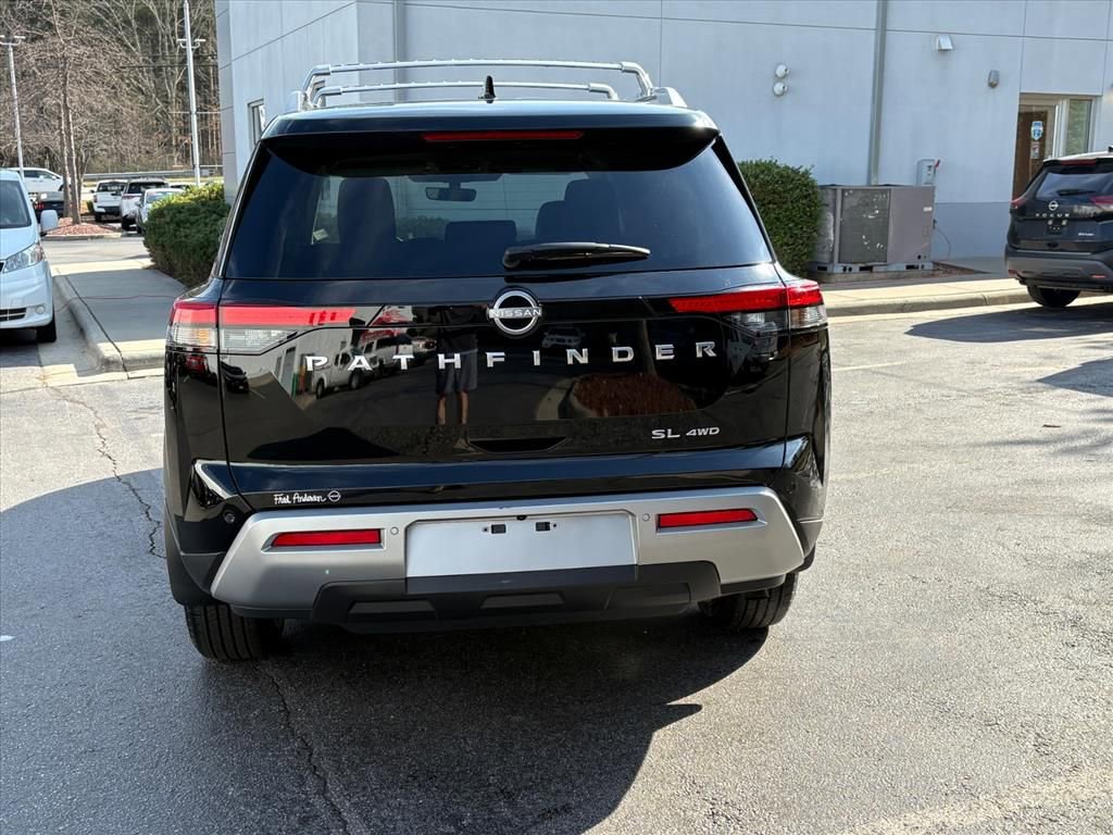 Certified 2025 Nissan Pathfinder SL image 6
