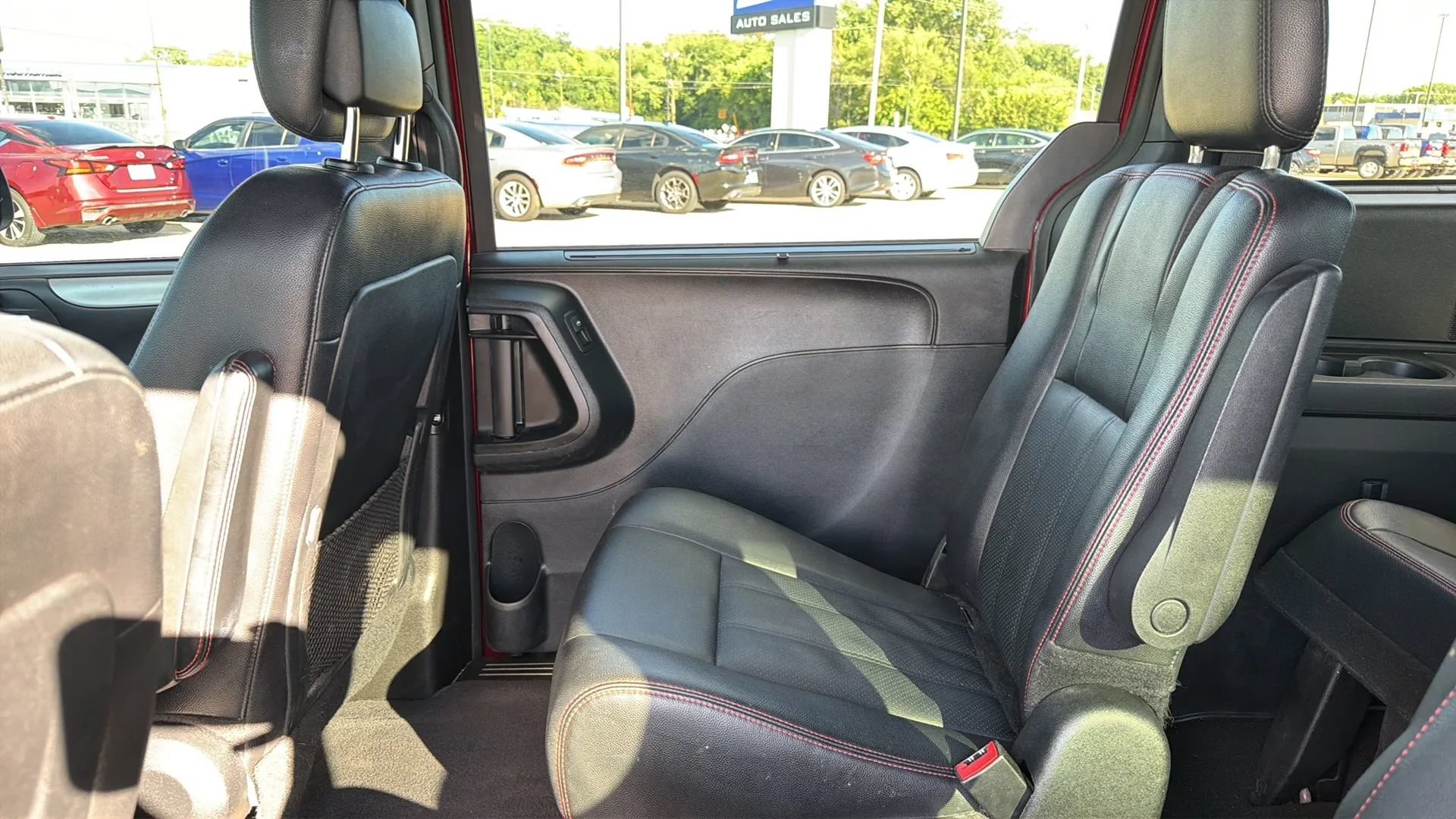 Used 2020 Dodge Grand Caravan GT FWD image 46