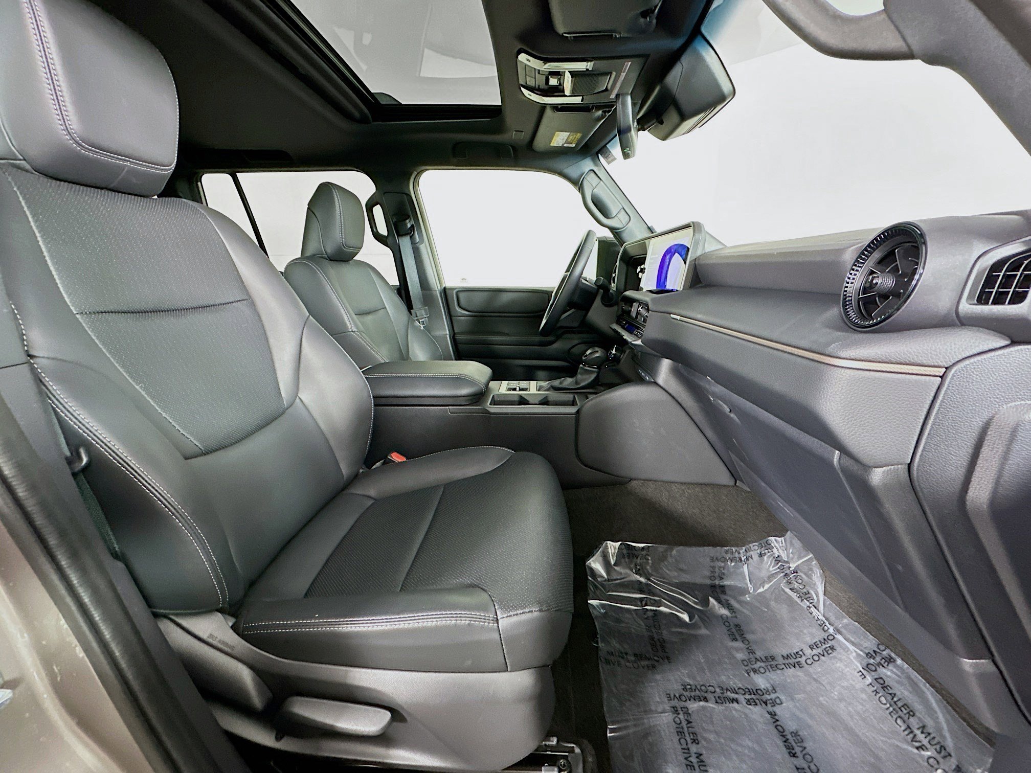 Used 2024 Toyota Land Cruiser image 32