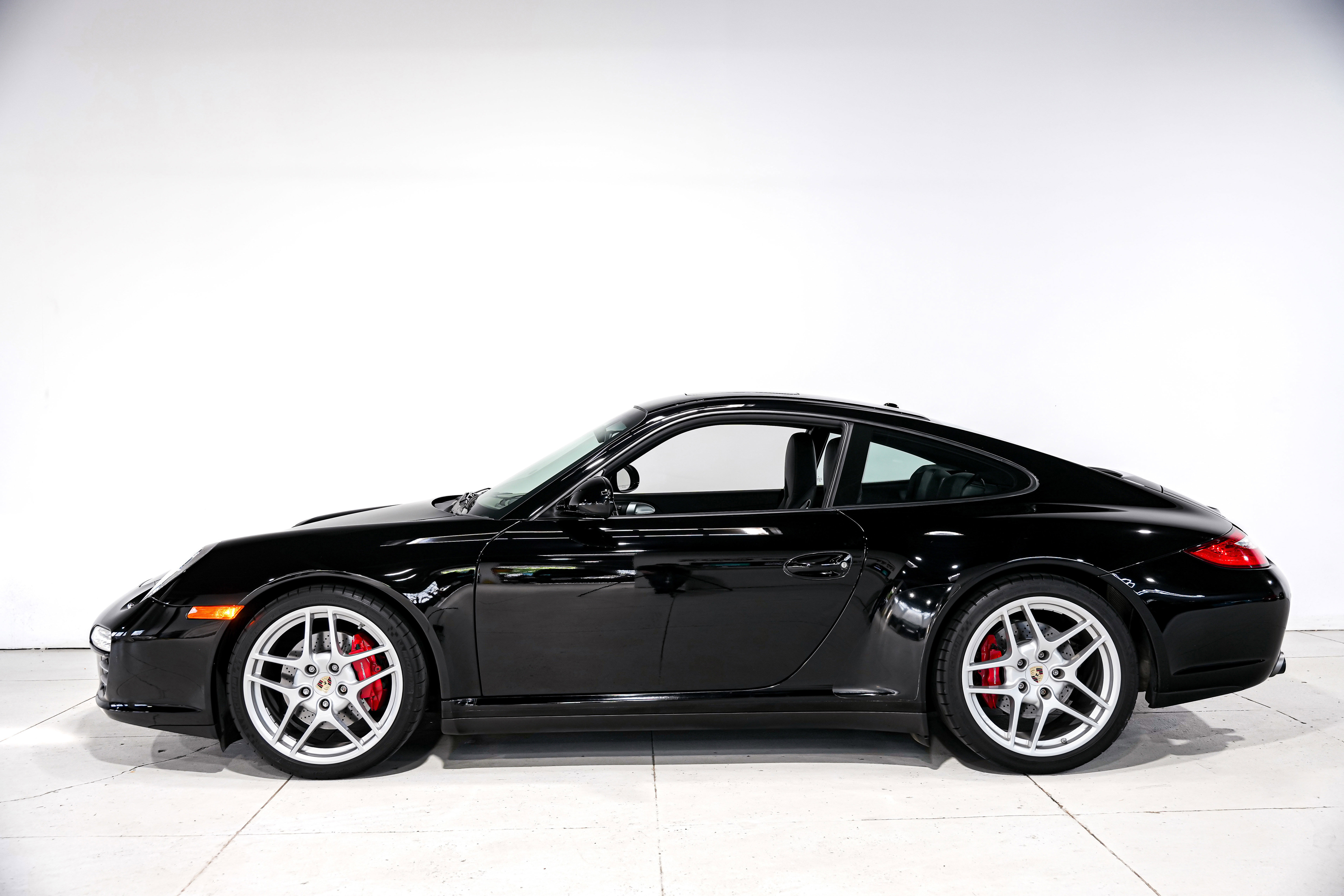 Used 2011 Porsche 911 Carrera 4S image 7