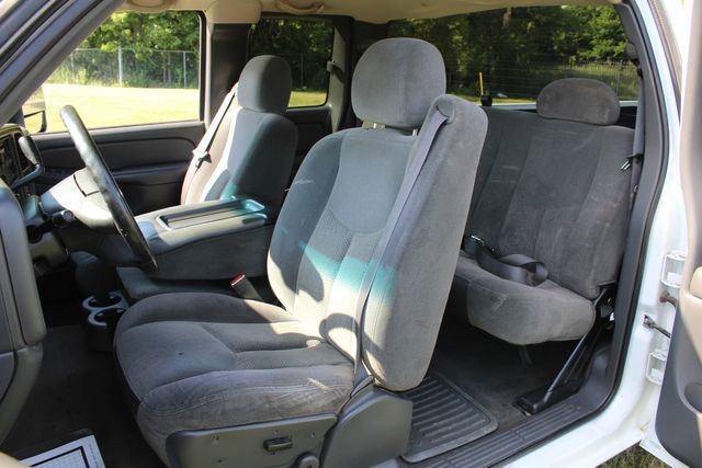 Used 2004 Chevrolet Silverado 2500 LS w/ Heavy-Duty Power Package image 13