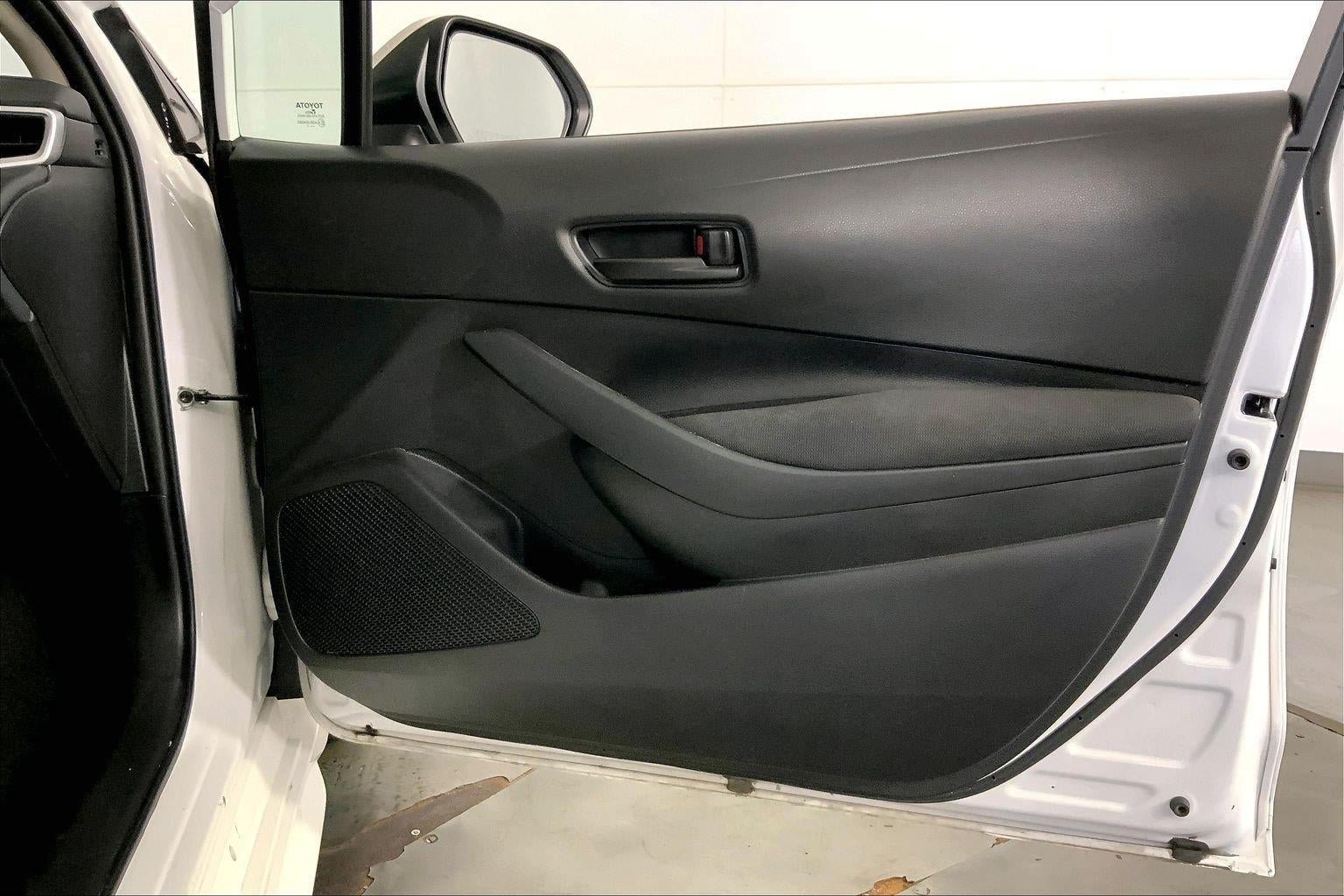 Used 2025 Toyota Corolla LE FWD image 25