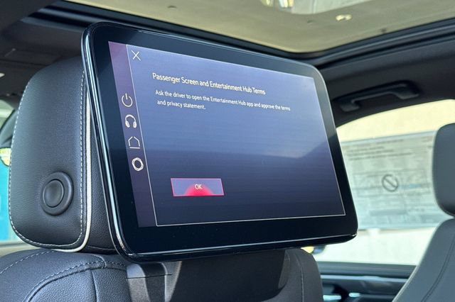 New 2026 GMC Yukon Elevation w/ Elevation Premium Package AWD/4WD image 17