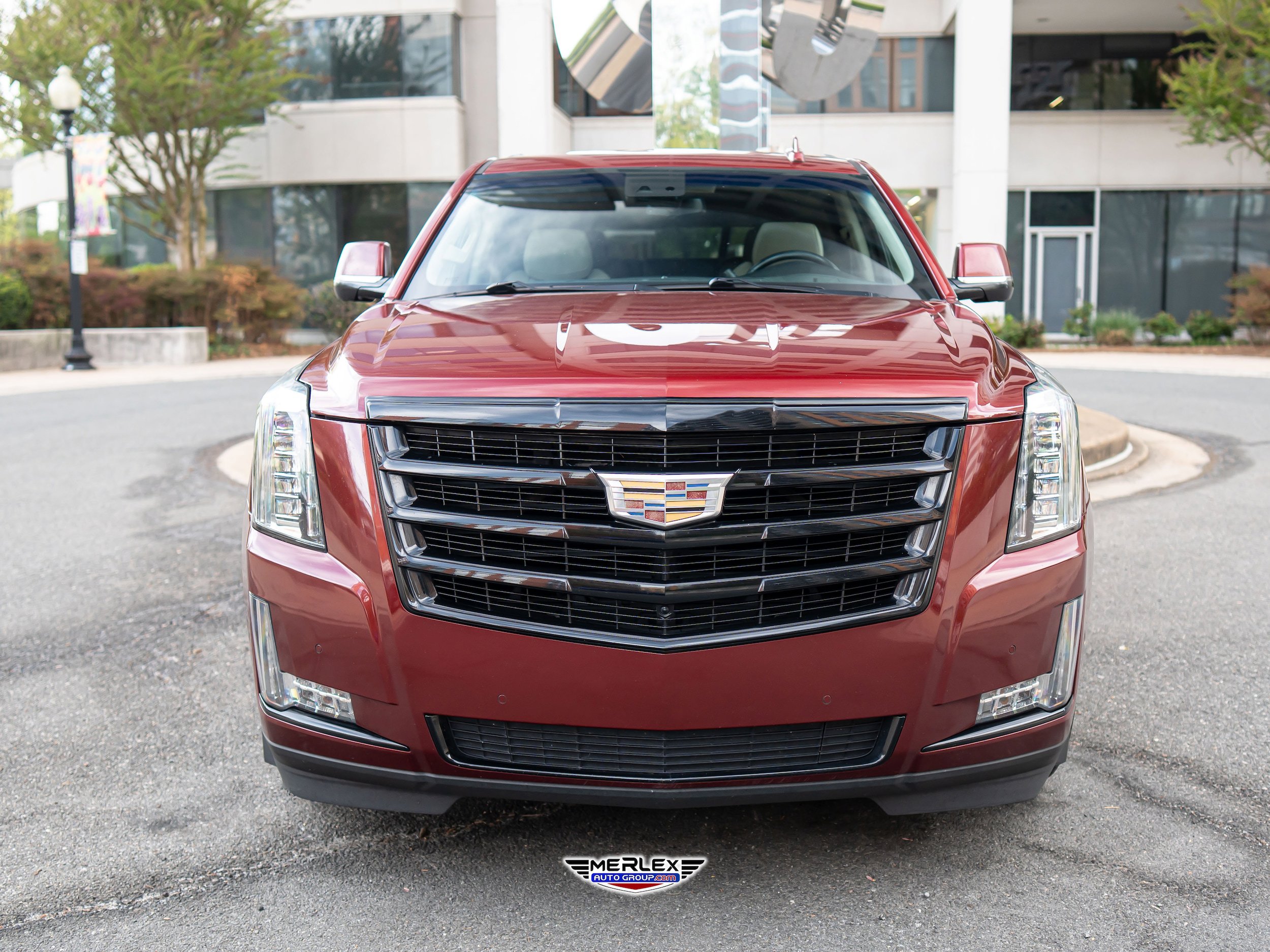 Used 2020 Cadillac Escalade Luxury w/ Escalade Sport Edition AWD/4WD image 2