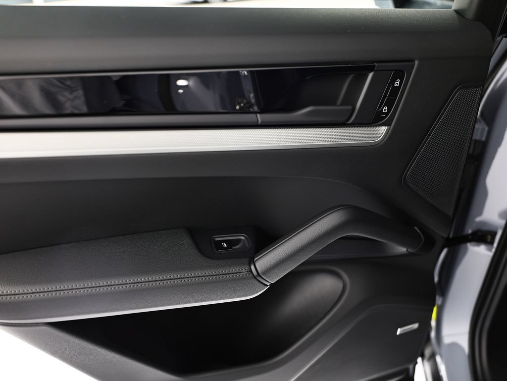 New 2026 Porsche Cayenne AWD/4WD image 25