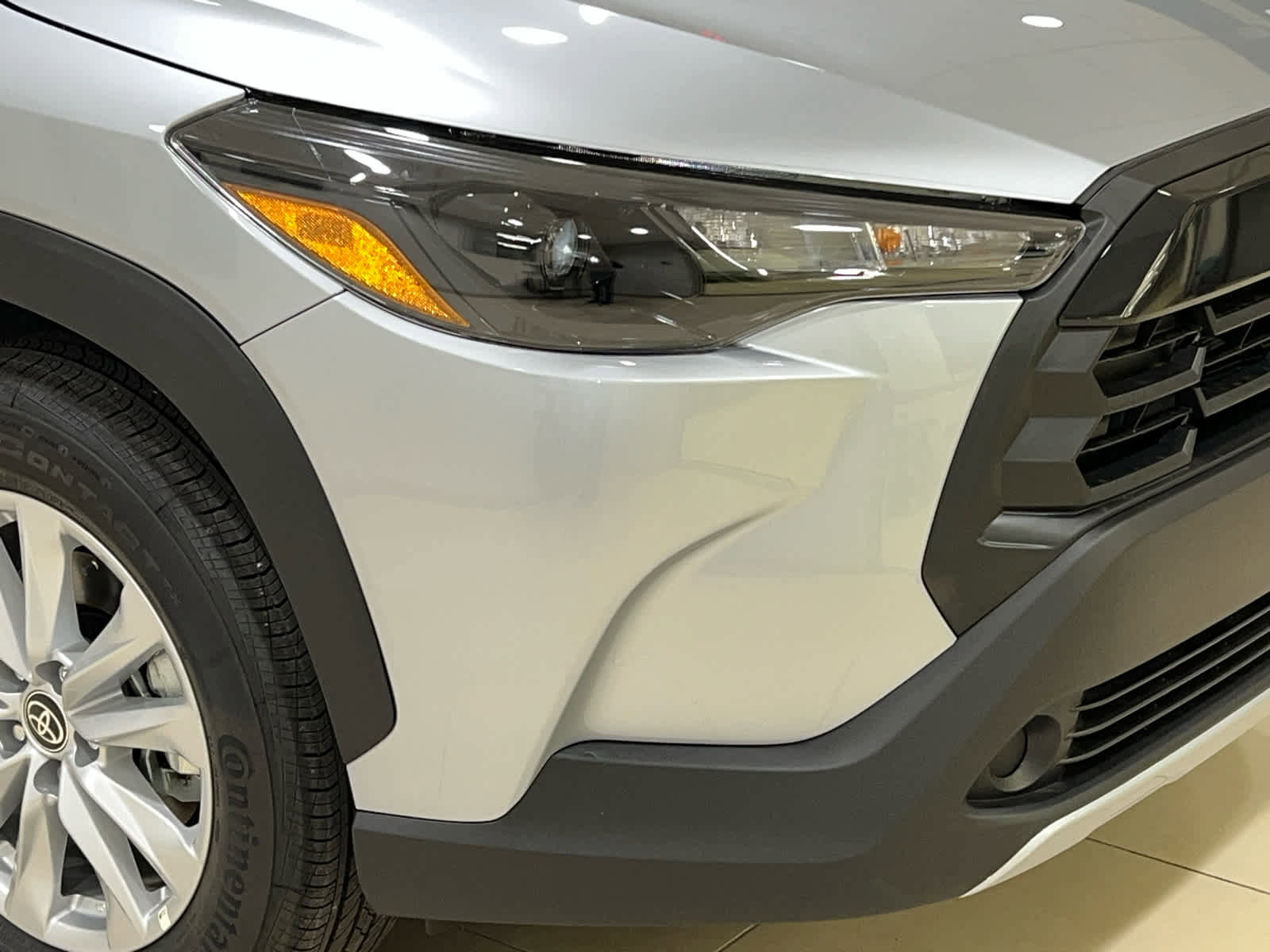 New 2026 Toyota Corolla Cross LE w/ Moonroof Package AWD/4WD image 2