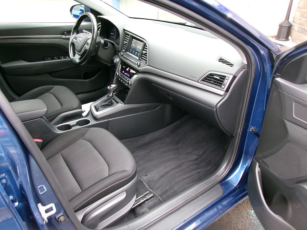 Used 2017 Hyundai Elantra Value Edition w/ Cargo Package FWD image 11