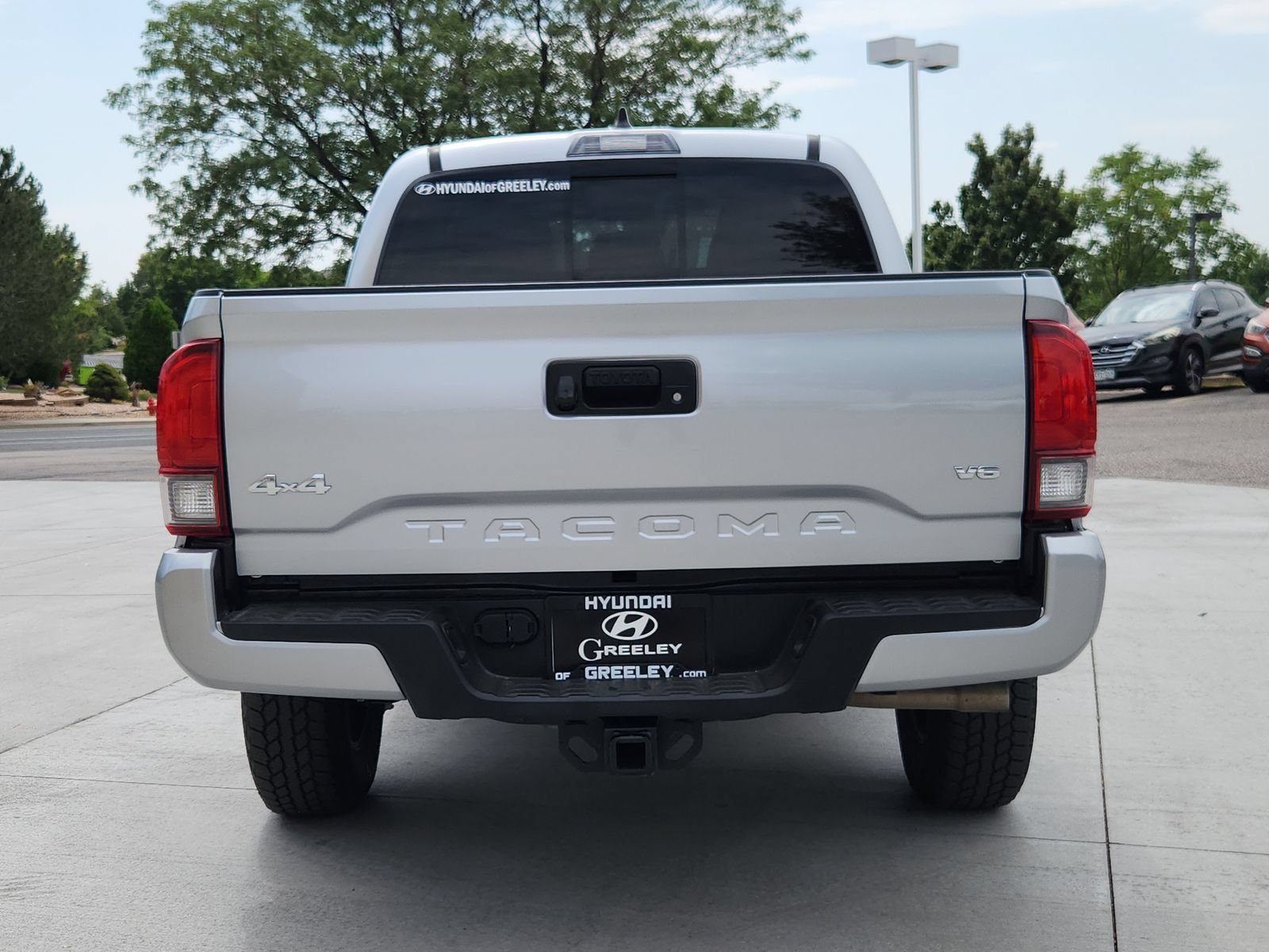Used 2023 Toyota Tacoma SR5 w/ Technology Package AWD/4WD image 4