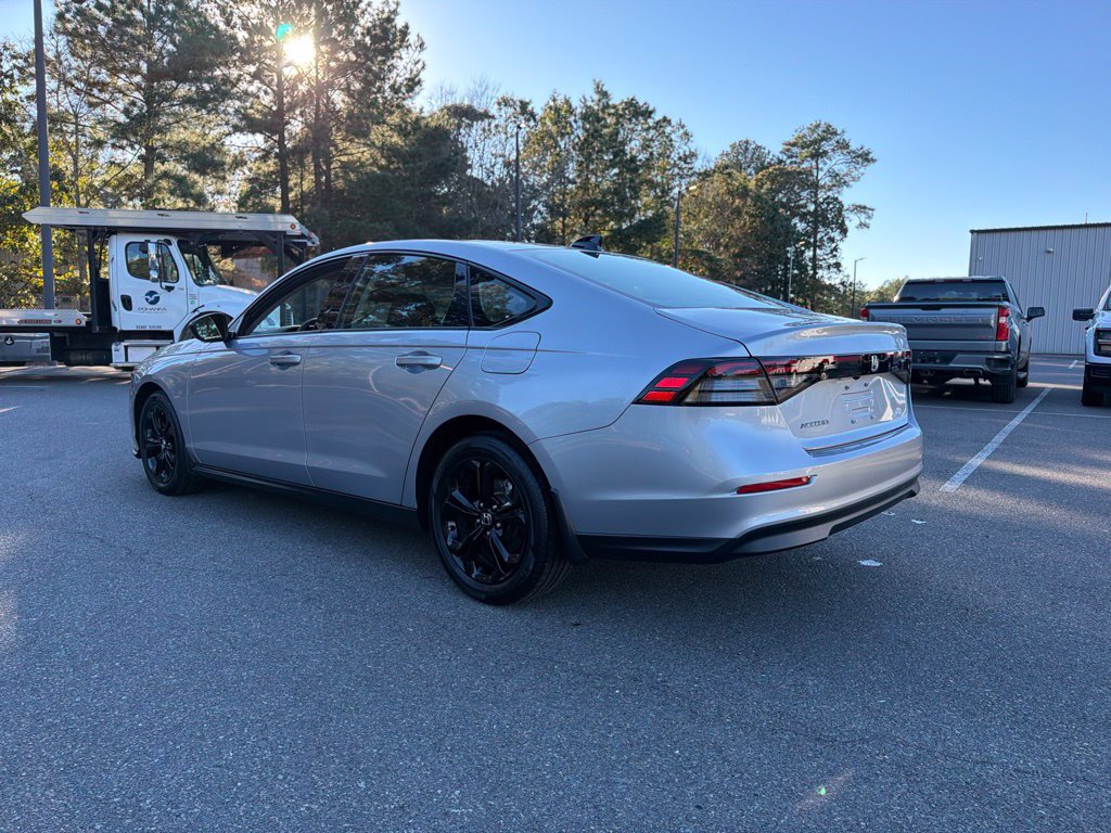 Certified 2025 Honda Accord SE image 7