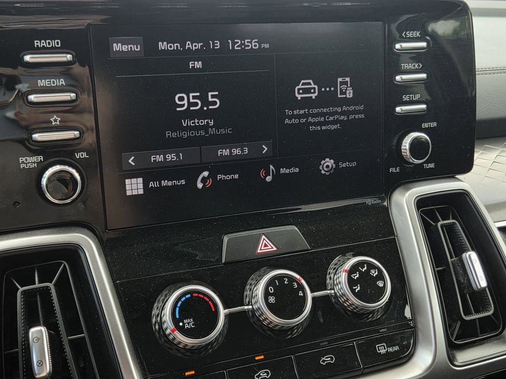 Used 2023 Kia Sorento LX image 9