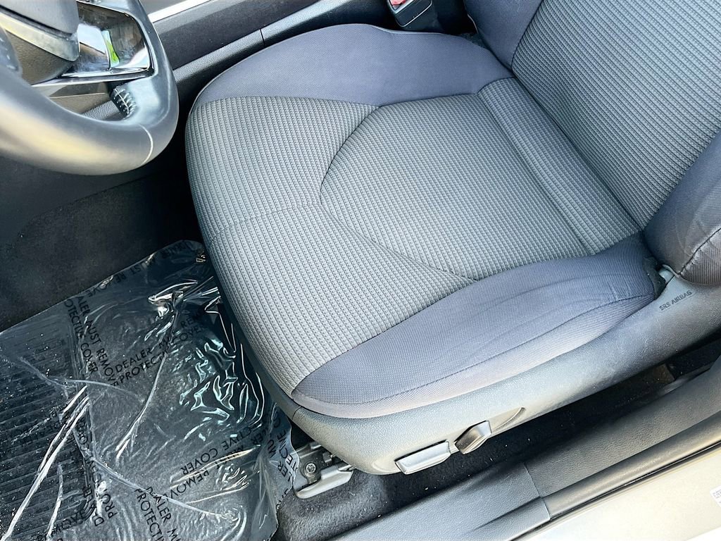 Used 2021 Toyota Highlander LE image 18