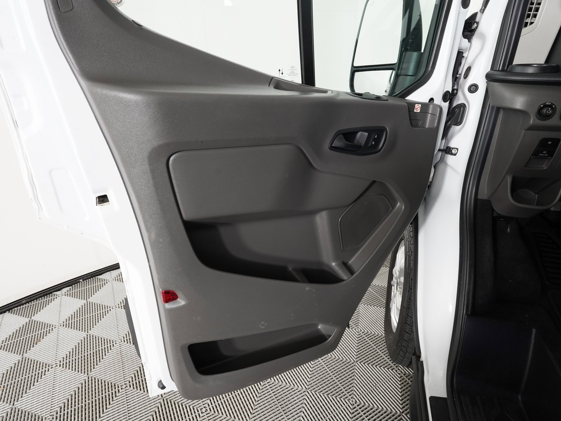 Used 2021 Ford Transit 350 XLT image 14