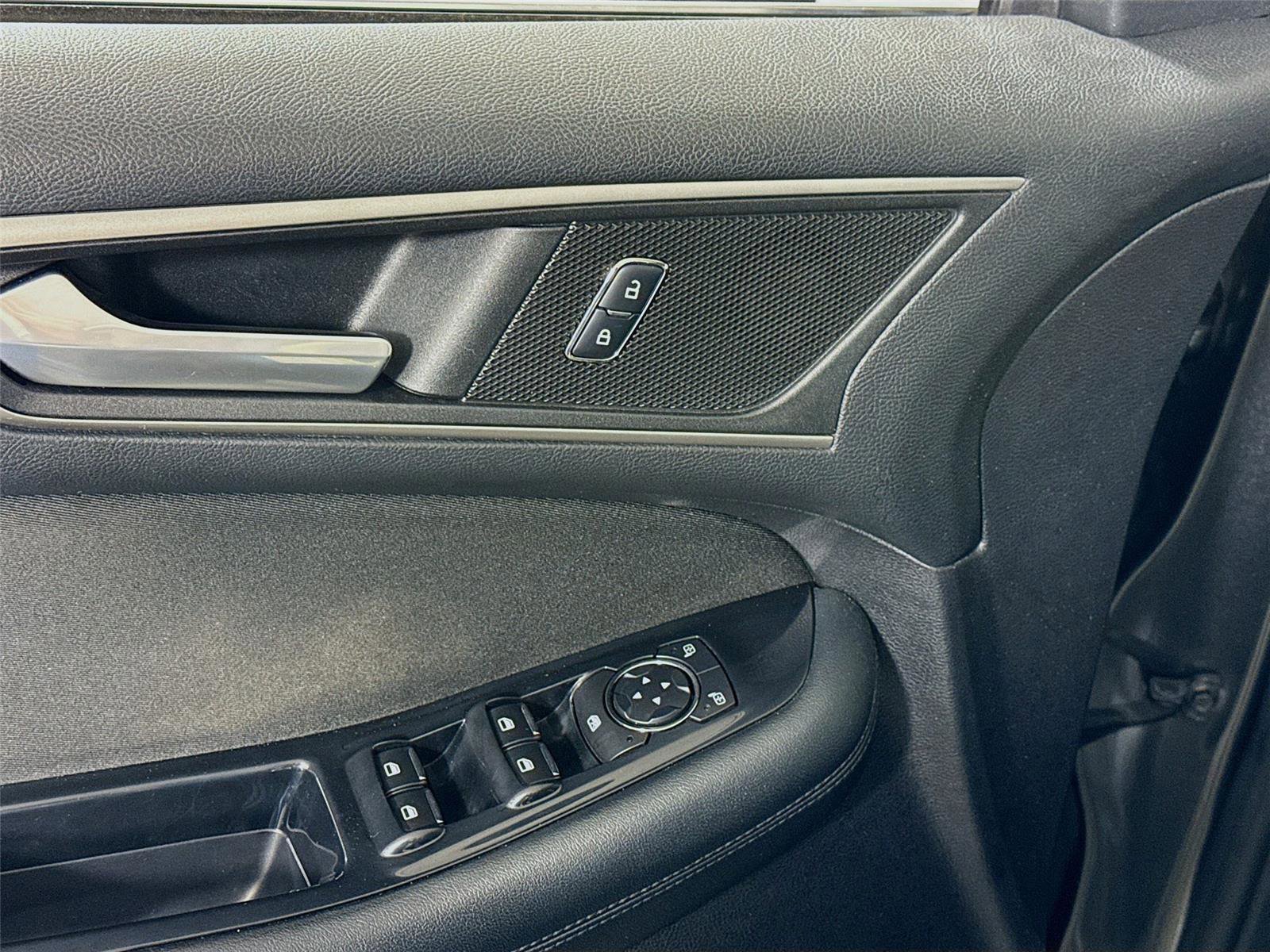 Used 2016 Ford Edge SEL w/ Class II Trailer Tow Package image 11