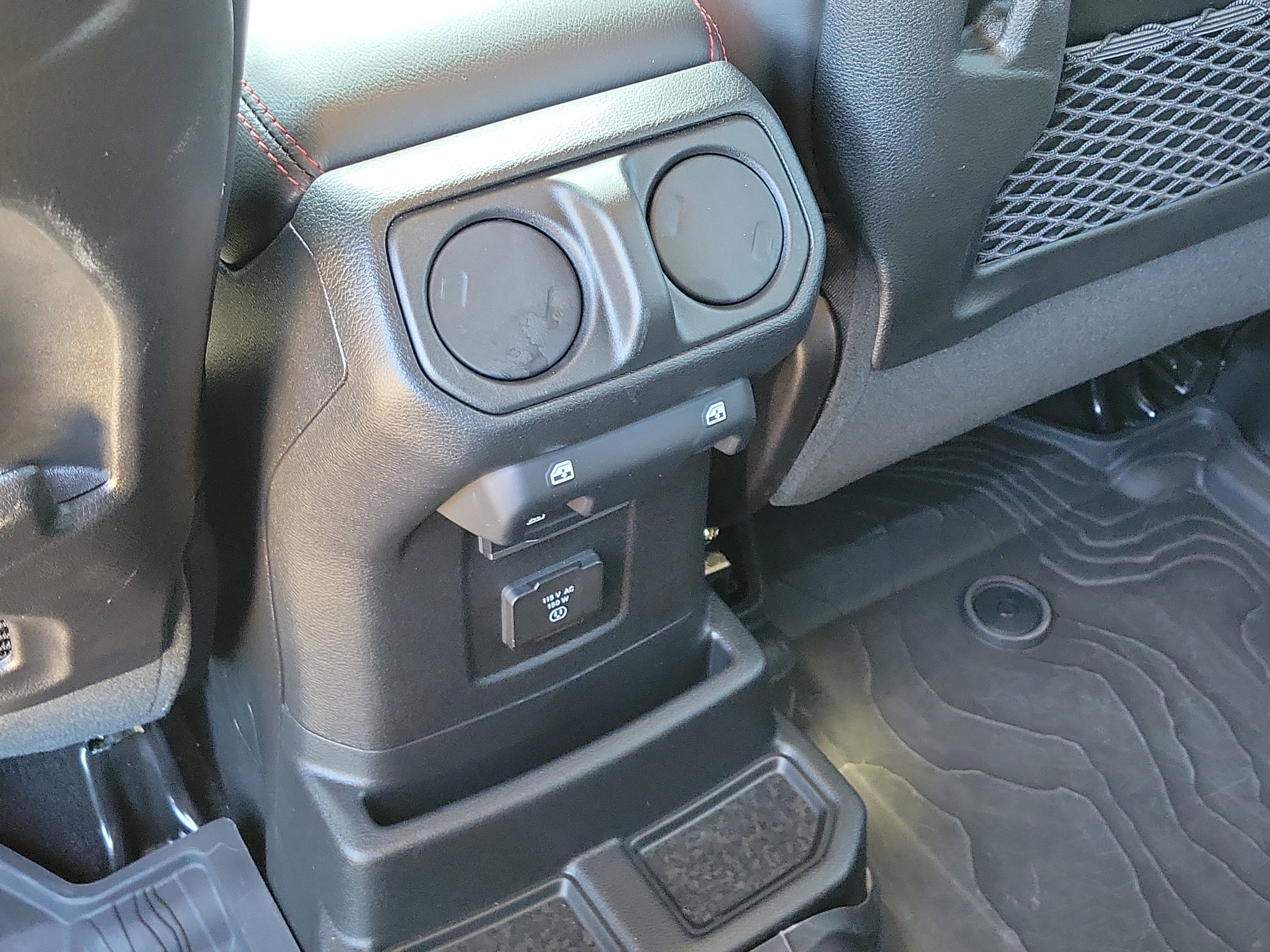 Used 2024 Jeep Wrangler Unlimited Rubicon AWD/4WD image 15