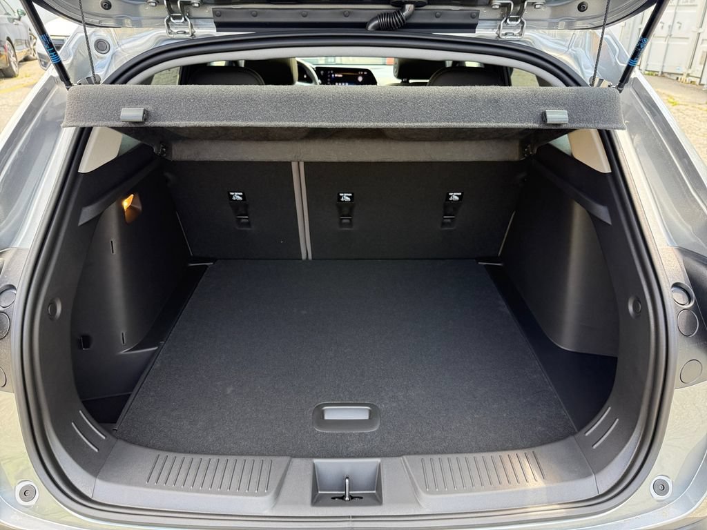 New 2026 Chevrolet Trax ACTIV w/ Sunroof Package FWD image 25