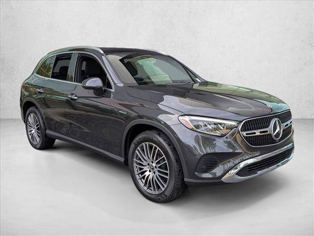 Used 2025 Mercedes-Benz GLC 300 image 3