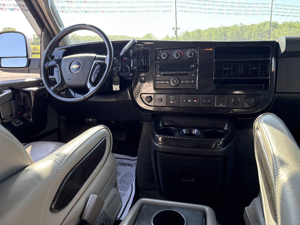 Used 2019 Chevrolet Express 2500 Extended w/ Enhanced Convenience Package RWD image 25