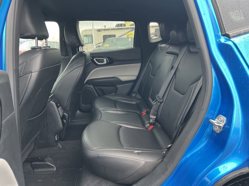 Used 2025 Jeep Compass Limited image 27