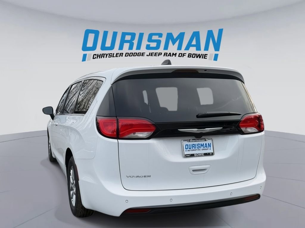 New 2026 Chrysler Voyager LX image 4