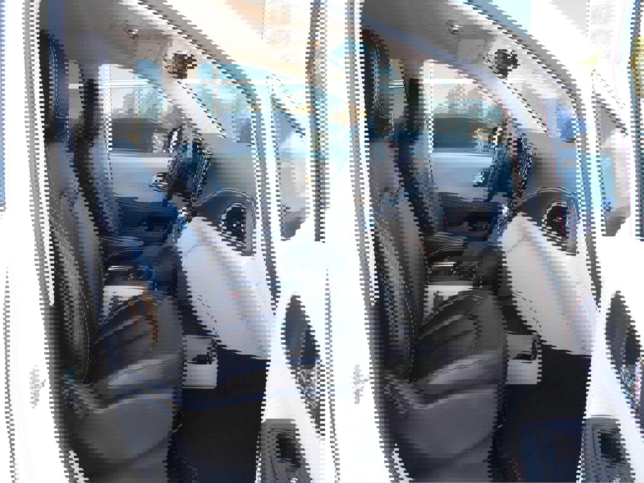 Certified 2024 Chrysler Pacifica Touring-L image 28