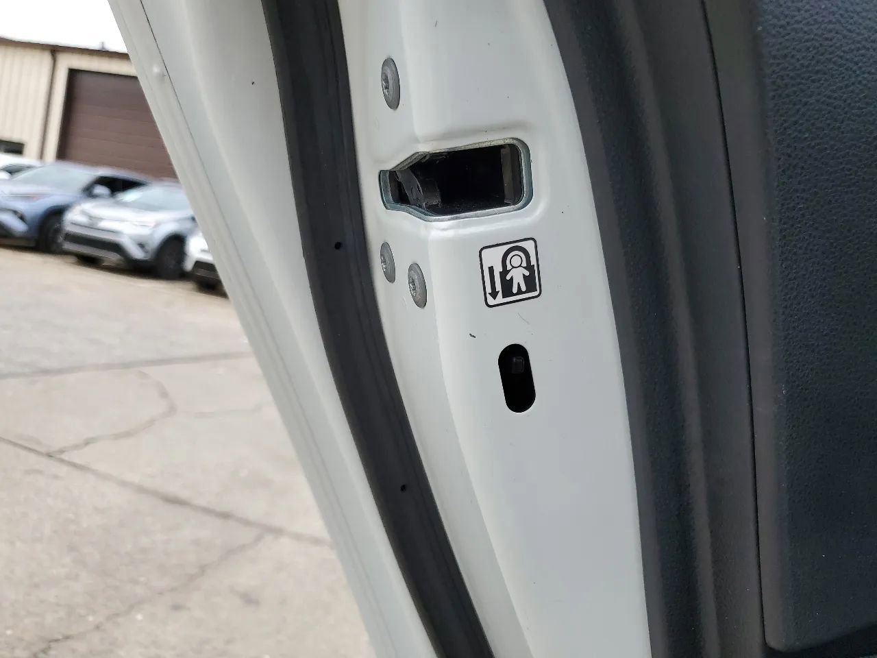 Used 2020 Toyota Corolla LE image 32