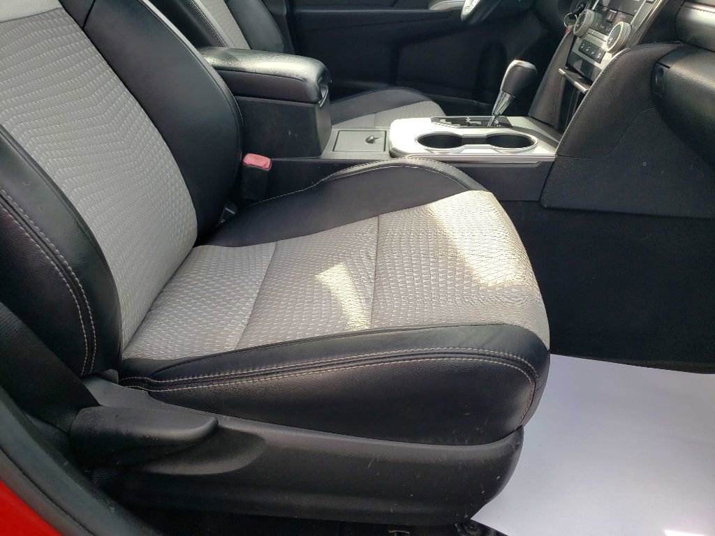 Used 2013 Toyota Camry SE image 11