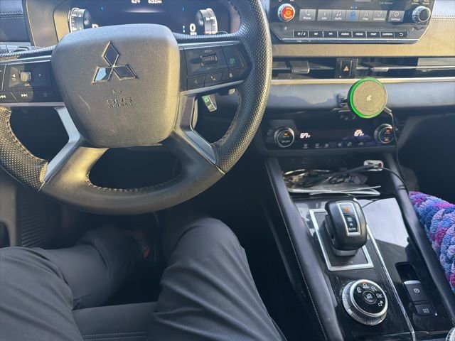 Used 2024 Mitsubishi Outlander SE Black Edition image 7