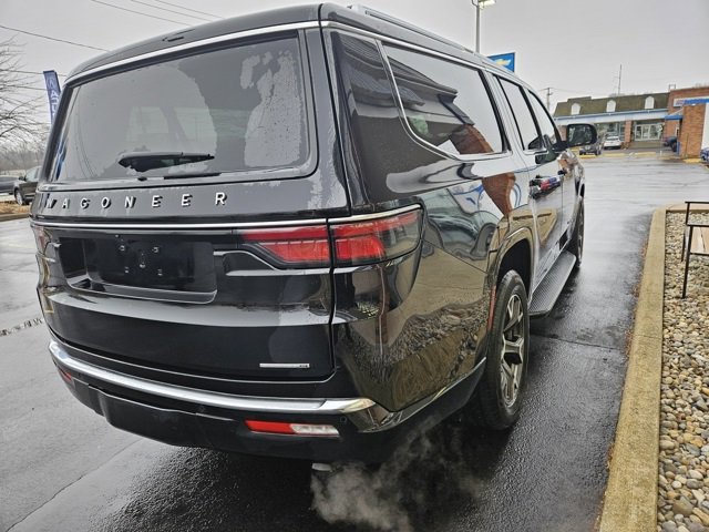 Used 2024 Jeep Wagoneer L Series III w/ Flexible Seating Group image 4