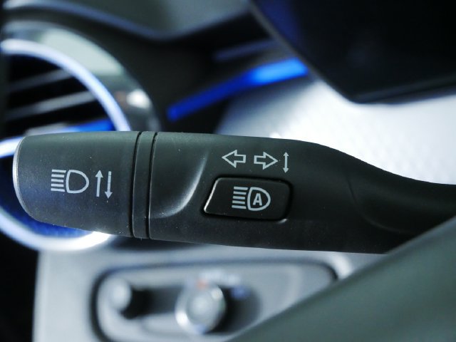 Used 2025 Chevrolet Trax LT FWD image 27