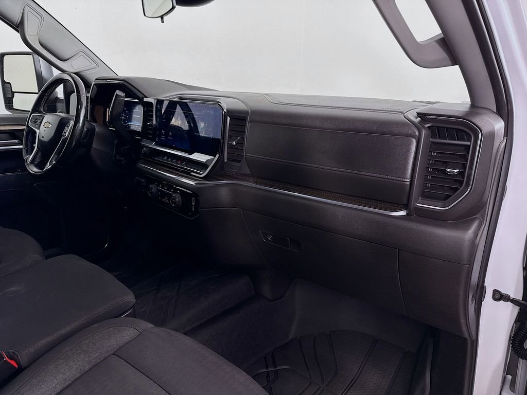 Used 2024 Chevrolet Silverado 3500 LT AWD/4WD image 31