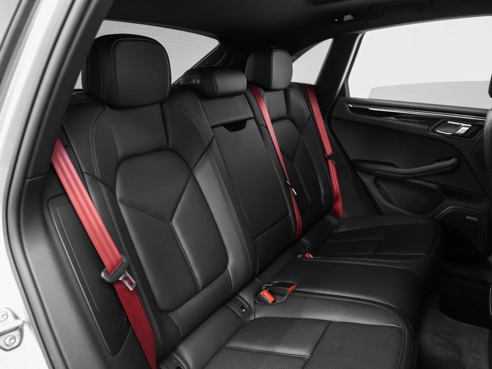 Certified 2025 Porsche Macan image 23