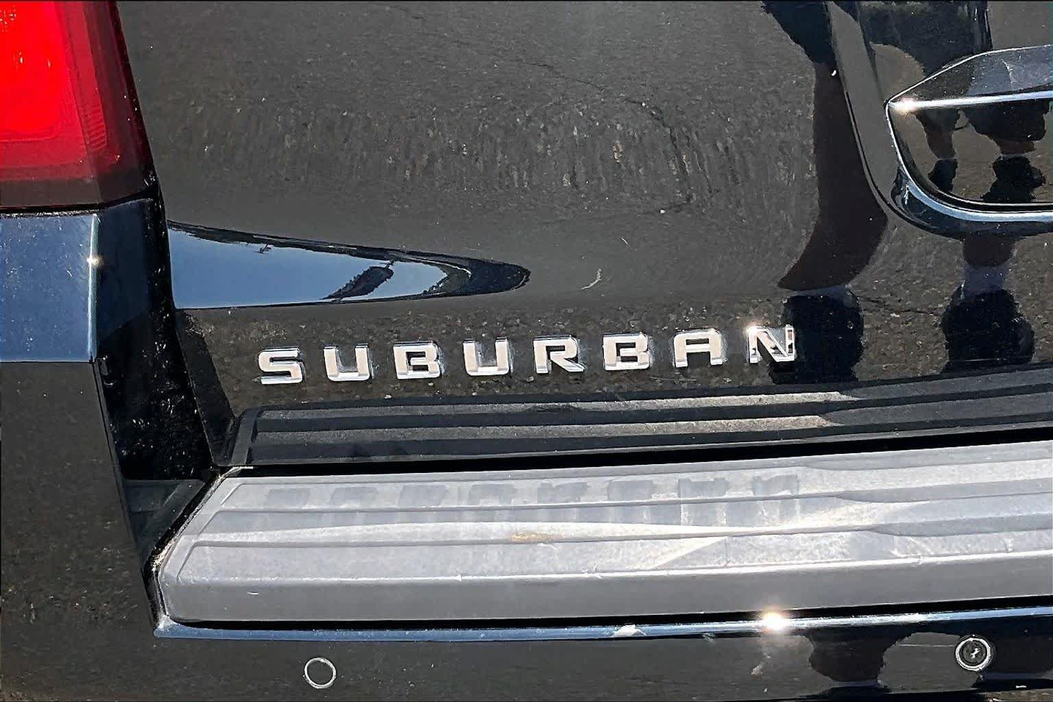 Used 2018 Chevrolet Suburban LT AWD/4WD image 9