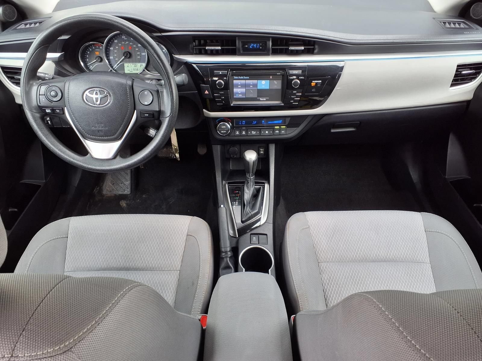 Used 2015 Toyota Corolla LE FWD image 12