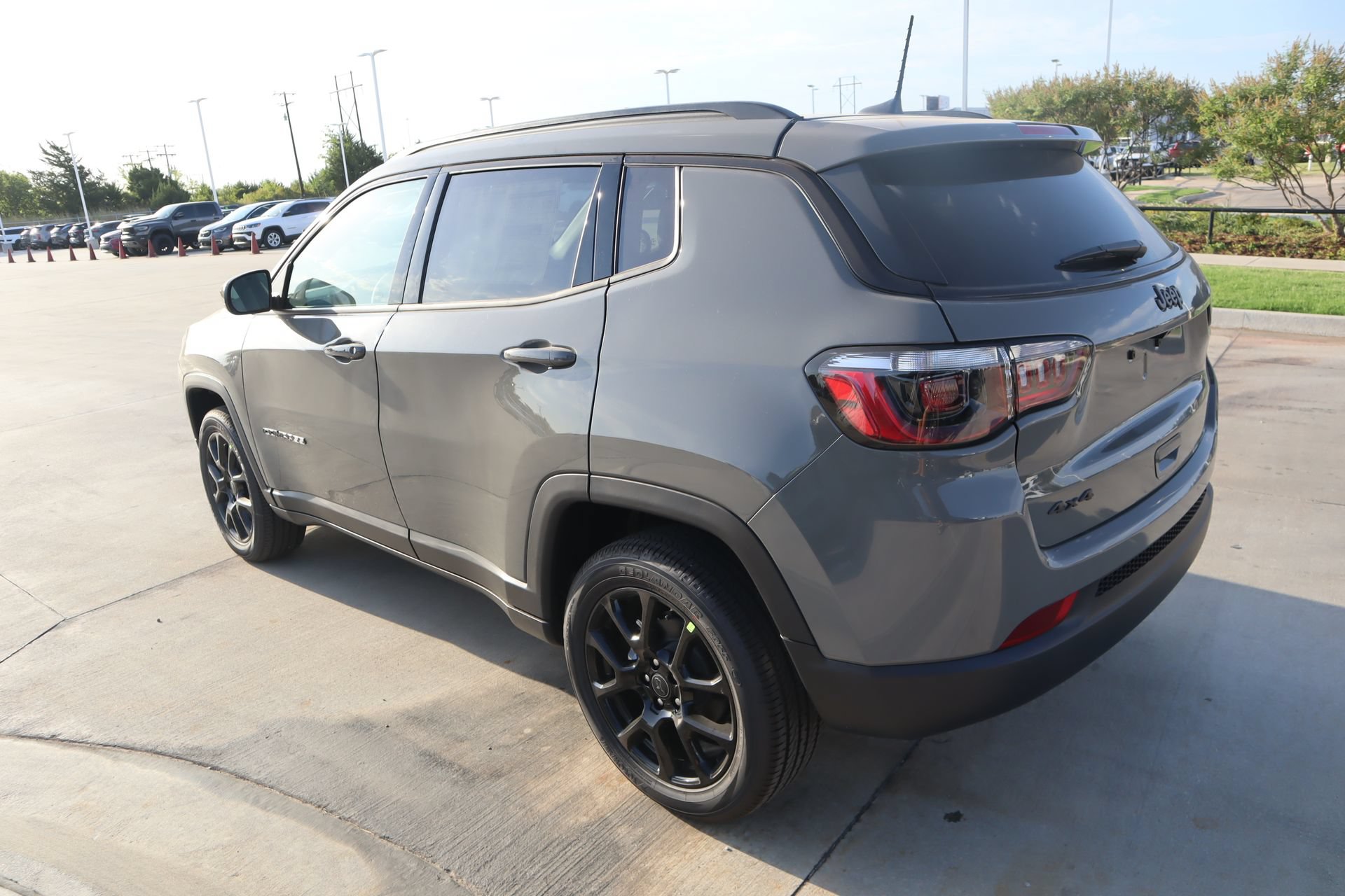 New 2026 Jeep Compass Latitude AWD/4WD image 21