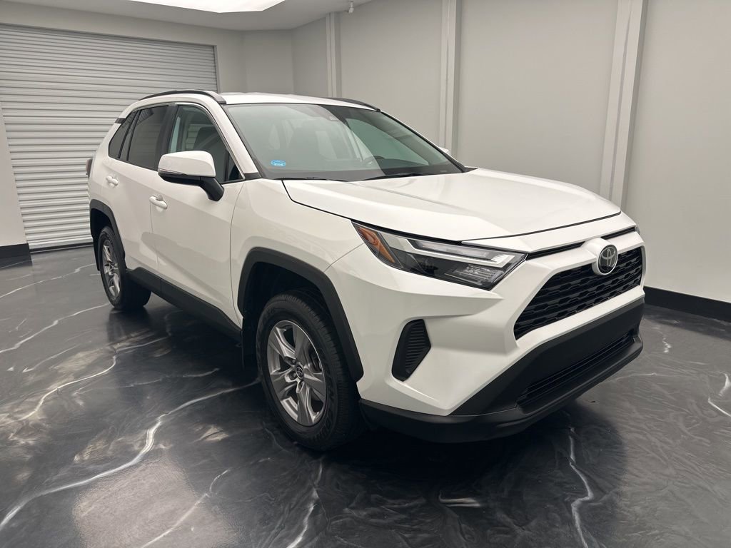 Used 2022 Toyota RAV4 XLE image 2