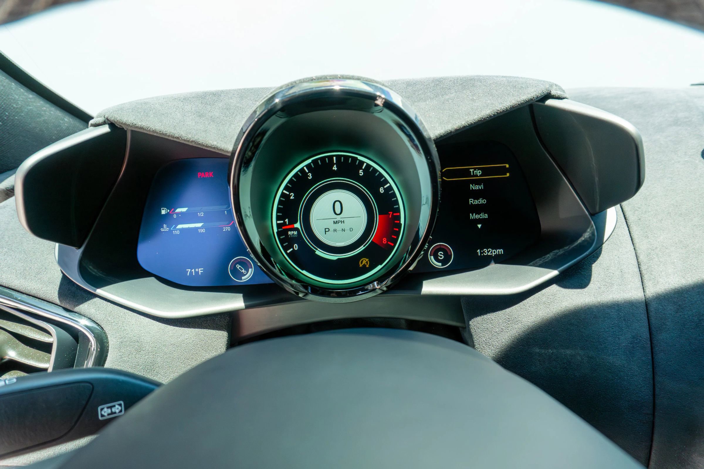 Used 2020 Aston Martin V8 Vantage Coupe image 49