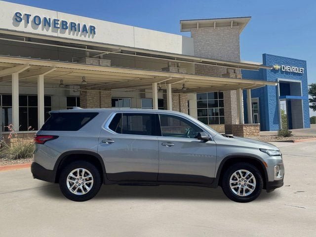Used 2023 Chevrolet Traverse LS FWD image 4